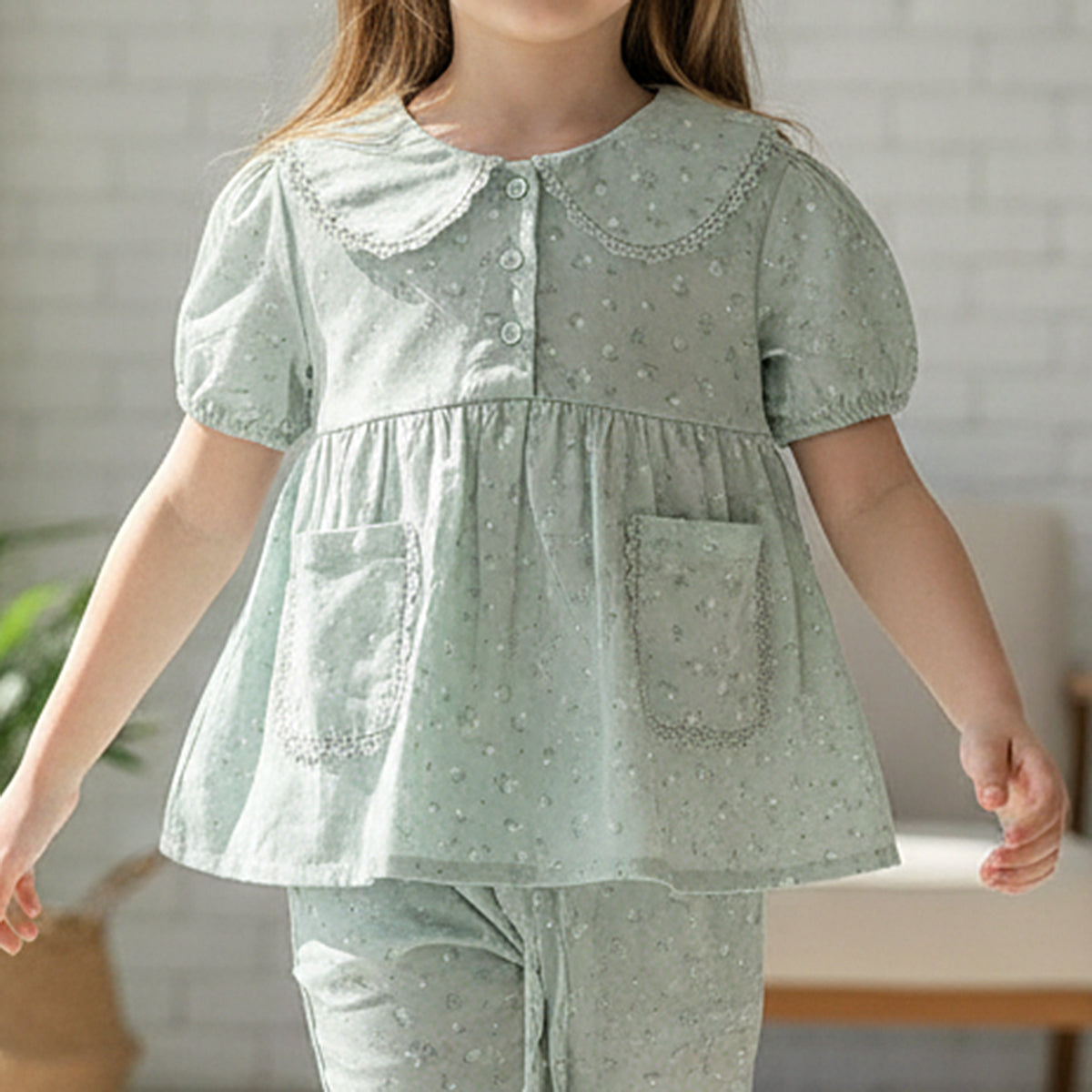 Girls Green Double Pocket Lace Details Top With Printed Pants Sets